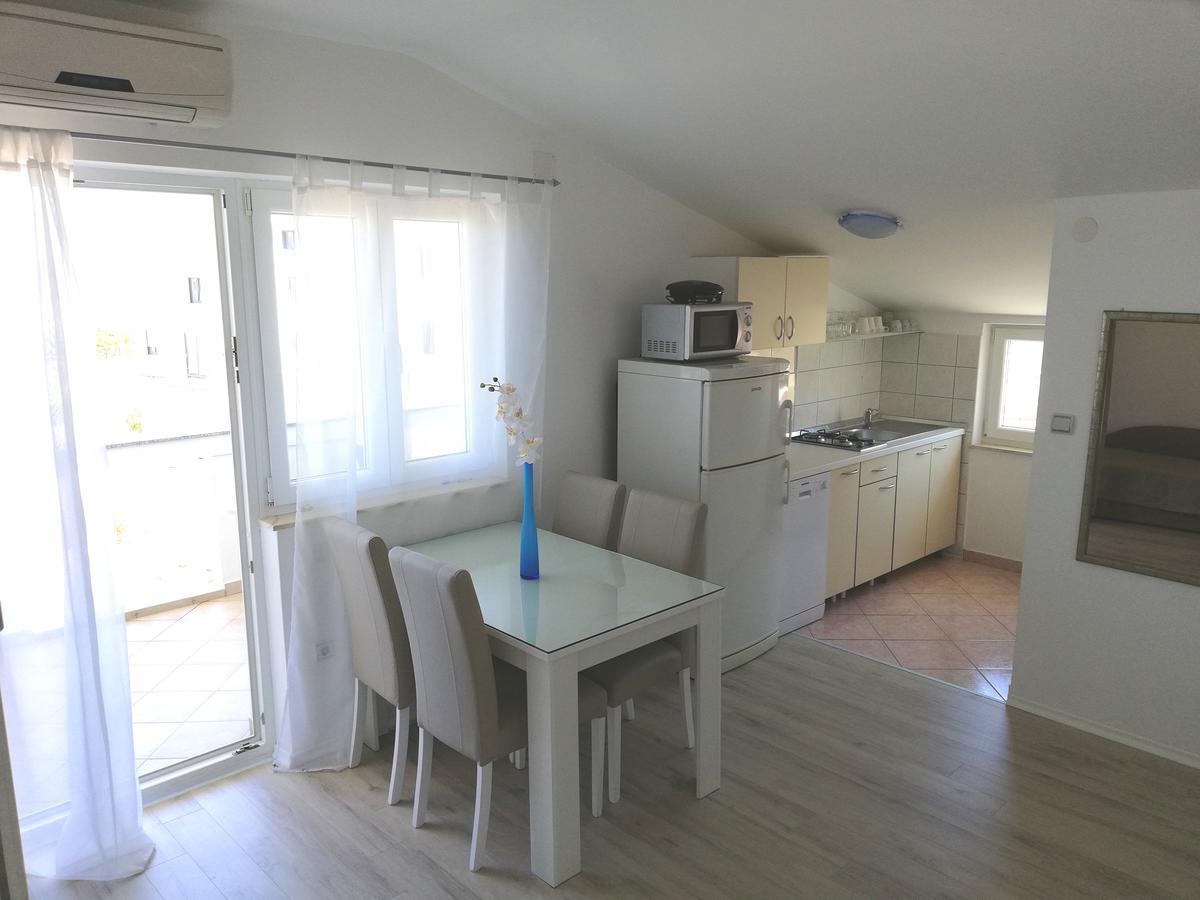 Janja Apartment *